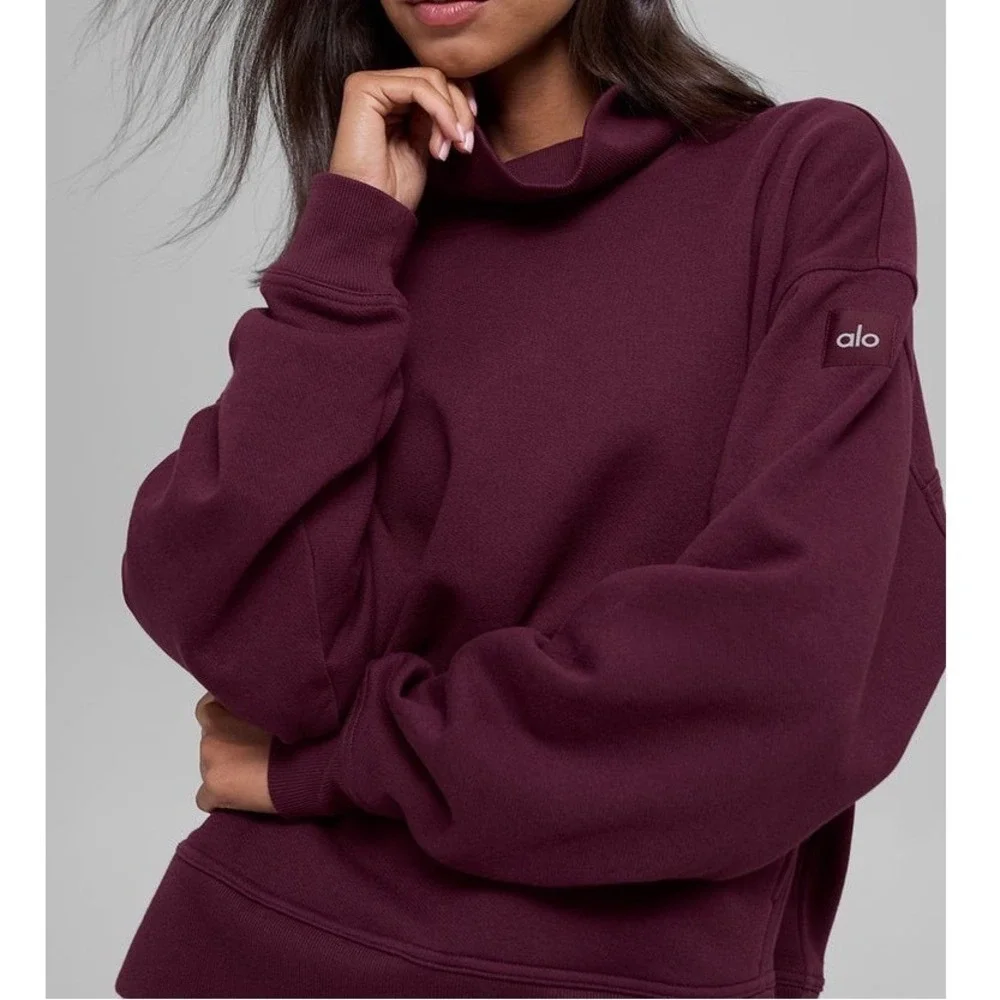 Alo Yoga Hazy Mock Neck Pullover in Burgundy Oversized Relaxed - Medium